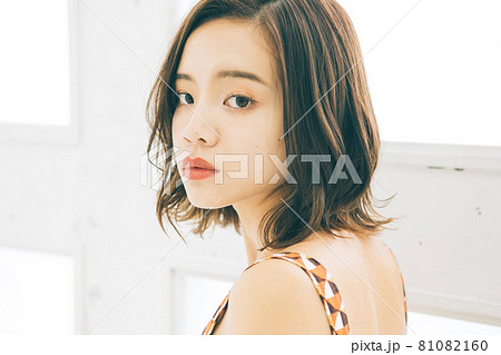 若い女性のヘアスタイルイメージ 若い女性のヘアスタイルイメージ 81082160