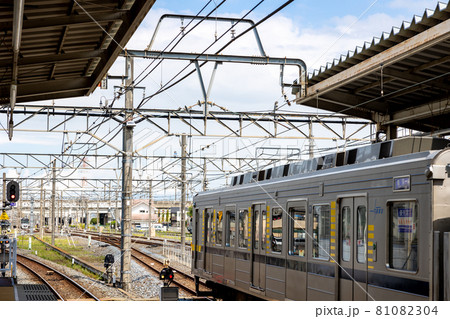 南栗橋 電車 青空 南栗橋 電車 青空 81082304