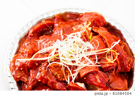 焼き肉用牛モモ肉味付け 焼き肉用牛モモ肉味付け 81084504