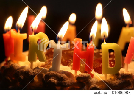 誕生日ケーキ 81086003