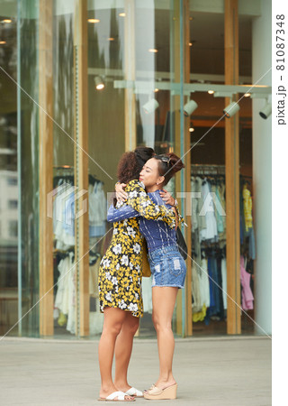 Hugging Female Friends 81087348