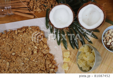 Organic Coconut and Granola With Dried Pineapple and Almonds Organic Coconut and Granola With Dried Pineapple and Almonds 81087452