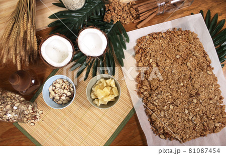 Organic Coconut and Granola With Dried Pineapple and Almonds Organic Coconut and Granola With Dried Pineapple and Almonds 81087454