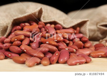 Dried New Orleans Red Kidney Beans in Burlap Bag 81087494