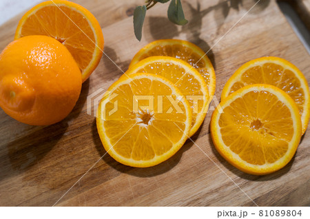 オレンジ　スライス　フルーツ 81089804