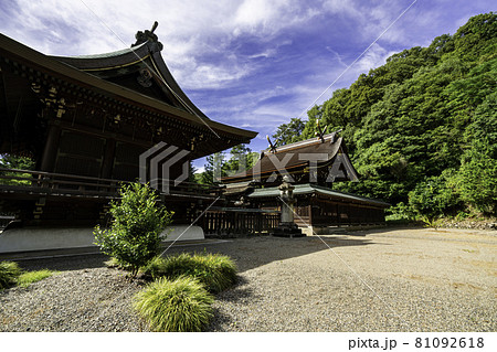 吉備津彦神社　渡殿と本殿　岡山県岡山市 81092618