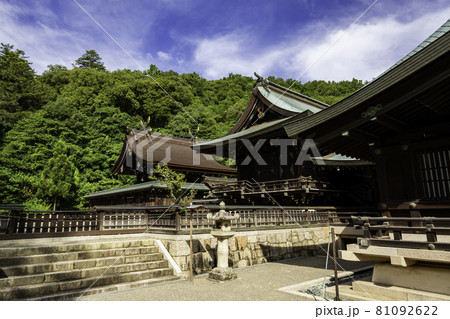 吉備津彦神社　渡殿と本殿　岡山県岡山市 81092622