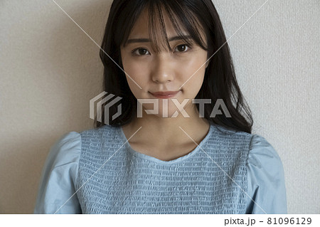 綺麗な女性のポートレート 81096129