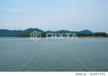 新岡山港市民の森と岡山湾に浮かぶ吉備の高島と児島半島 岡山県岡山市 新岡山港市民の森と岡山湾に浮かぶ吉備の高島と児島半島 岡山県岡山市 81097291