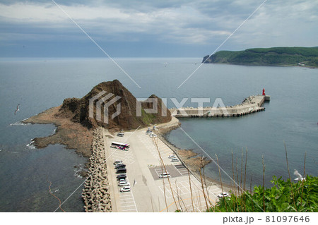 【北海道】知床　オロンコ岩からの眺め 81097646
