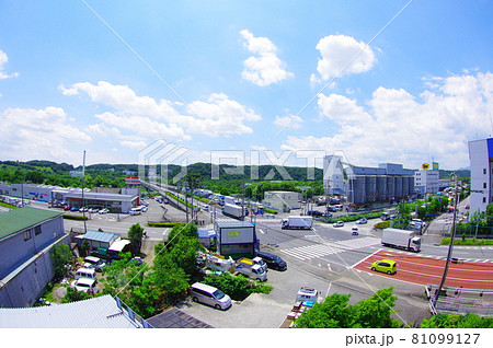 昭島市内の景色と拝島橋 81099127