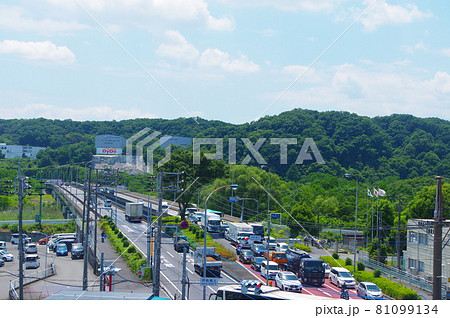 昭島市内の景色と拝島橋 81099134