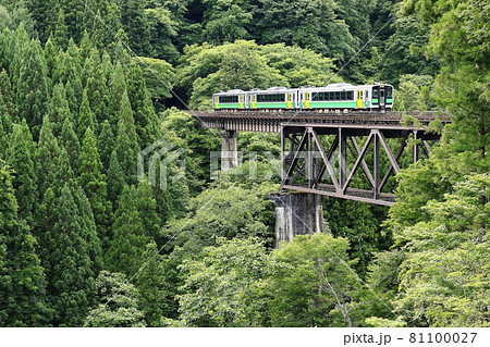 夏の只見線 81100027