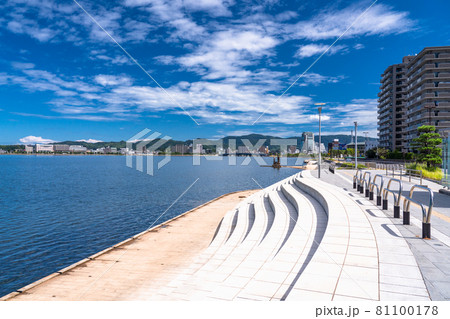 《島根県》宍道湖・袖師公園と松江市中心街 《島根県》宍道湖・袖師公園と松江市中心街 81100178