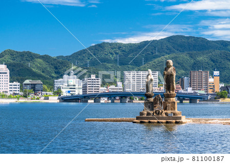 《島根県》宍道湖・袖師地蔵と松江市中心街 《島根県》宍道湖・袖師地蔵と松江市中心街 81100187