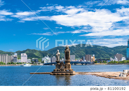《島根県》宍道湖・袖師地蔵と松江市中心街 81100192