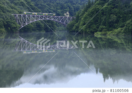 夏の只見線 81100506