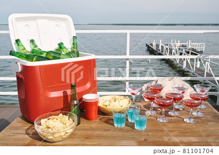 Drinks and Snacks on Table Drinks and Snacks on Table 81101704