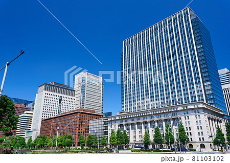 東京　丸の内のビジネス街の風景 81103102