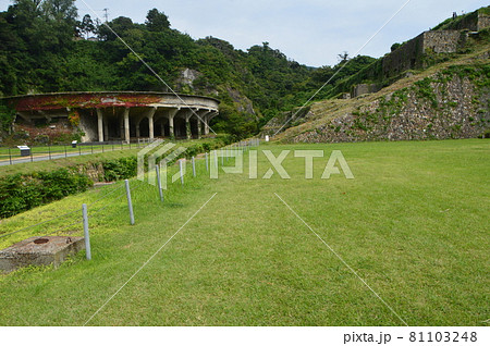 佐渡金山・北沢地区の「浮遊選鉱場跡」左は「50mシックナー」（佐渡島／新潟県佐渡市相川北沢町3-2） 81103248
