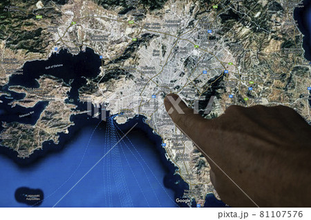 Airline traffic Airline traffic 81107576