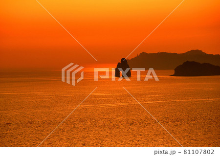 五島灘、角力灘、大角力の夕景 81107802