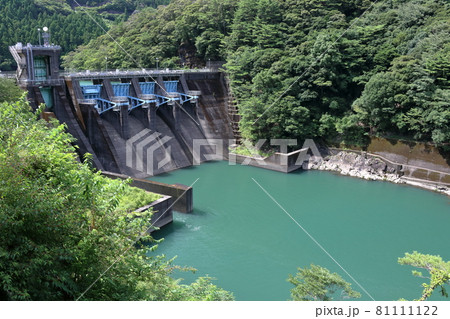 平鍋ダム　夏　（高知県　北川村） 81111122