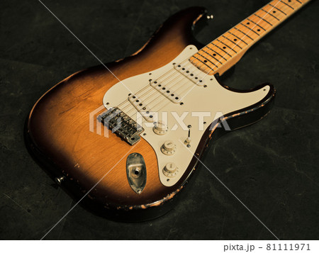ストラト　エレキギター 81111971
