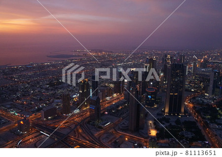 ブルジュ・ハリファからの夕焼け 81113651