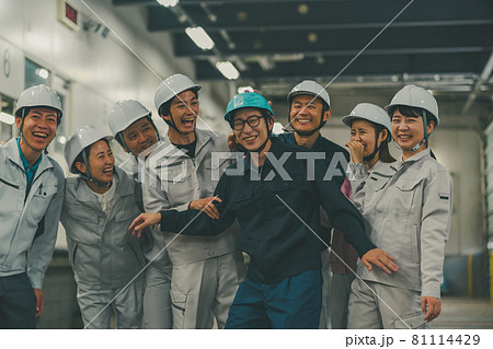 大人数労働者 81114429