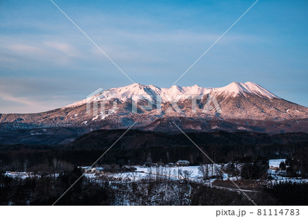 御嶽山・冬(夜明け) 御嶽山・冬(夜明け) 81114783