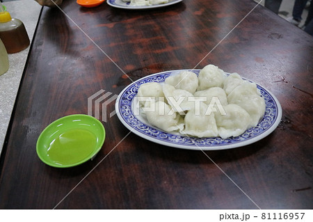 台湾　台北　観光　グルメ　路地 81116957