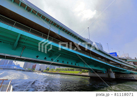 東京　隅田川　水上バスからの眺め　隅田川大橋 81118071