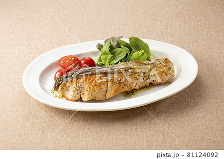 秋鮭のバジルオイル焼き 81124092