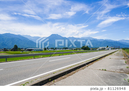 北アルプスパノラマロード 安曇野市から大町方面 北アルプスパノラマロード 安曇野市から大町方面 81126948