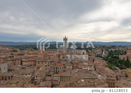 Panoramic view of Siena city with historic buildings and streets Panoramic view of Siena city with historic buildings and streets 81128053