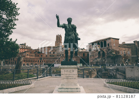 Sculpture of the Roman Emperor Augustus Caesar (Caesari Nervae) Sculpture of the Roman Emperor Augustus Caesar (Caesari Nervae) 81128187