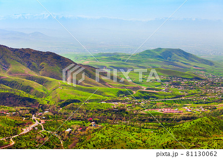 Mountain landscape between Samarkand and Shahrisabz Mountain landscape between Samarkand and Shahrisabz 81130062