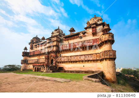 Jahangir Mahal Palace in Orchha, India Jahangir Mahal Palace in Orchha, India 81130640