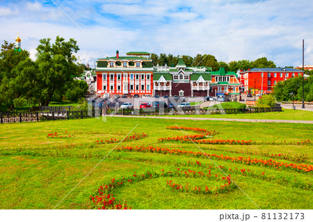 Traditional russian style building, Sergiyev Posad 81132173