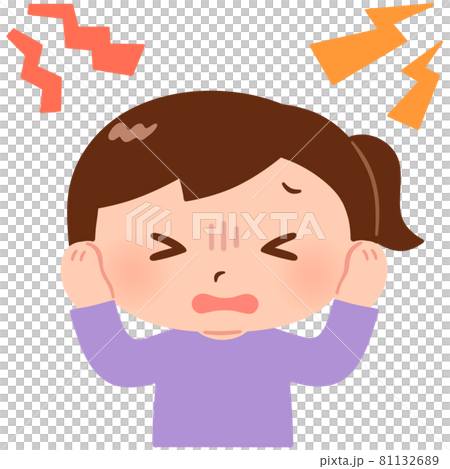 騒音に耳を塞ぐ女の子 騒音に耳を塞ぐ女の子 81132689