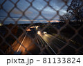 高速道路を見下ろす 81133824