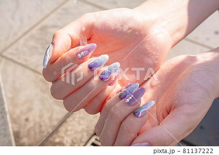 ミラーネイル 81137222