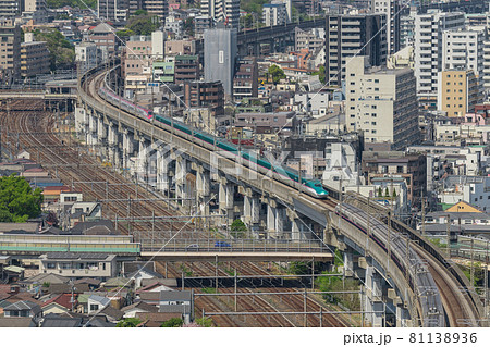 【王子の北とぴあからの眺望　東北新幹線E5系とE2系の離合】 81138936