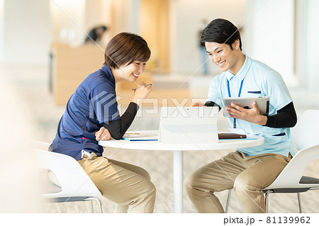 介護イメージ　介護士　介護スタッフ　■撮影協力「LINK FOREST」 81139962