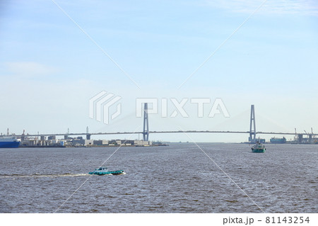 名古屋市港区　名古屋港名港トリトンのある風景 81143254