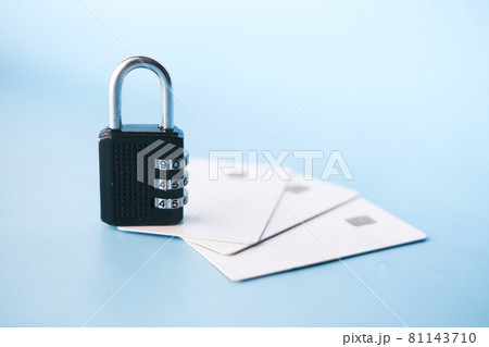 padlock on credit card, Internet data privacy information security concept padlock on credit card, Internet data privacy information security concept 81143710