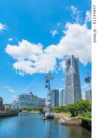 夏雲とみなとみらい、夏の横浜港、真夏のヨコハマ 81144847