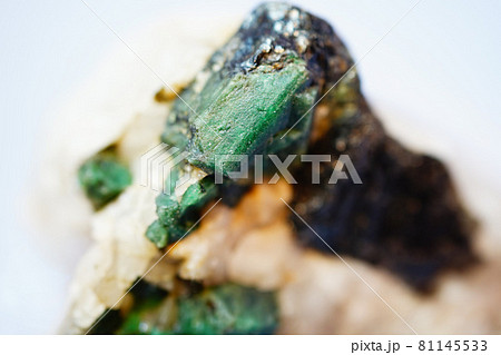 エメラルド　原石　パワーストーン 81145533