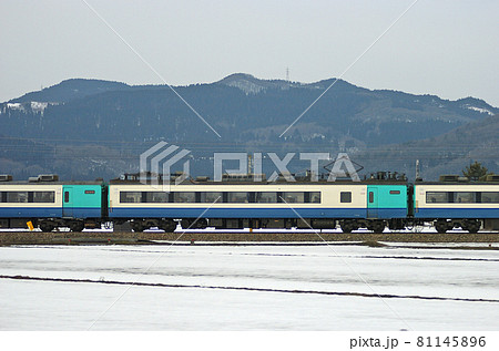 北陸本線 石動-福岡 JR東日本 485系 R22編成 ② モハ484-3066(新潟) 山側 北陸本線 石動-福岡 JR東日本 485系 R22編成 ② モハ484-3066(新潟) 山側 81145896